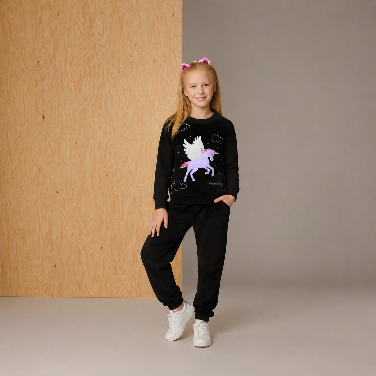 Black Solid Applique Snug Graceful Nightsuit