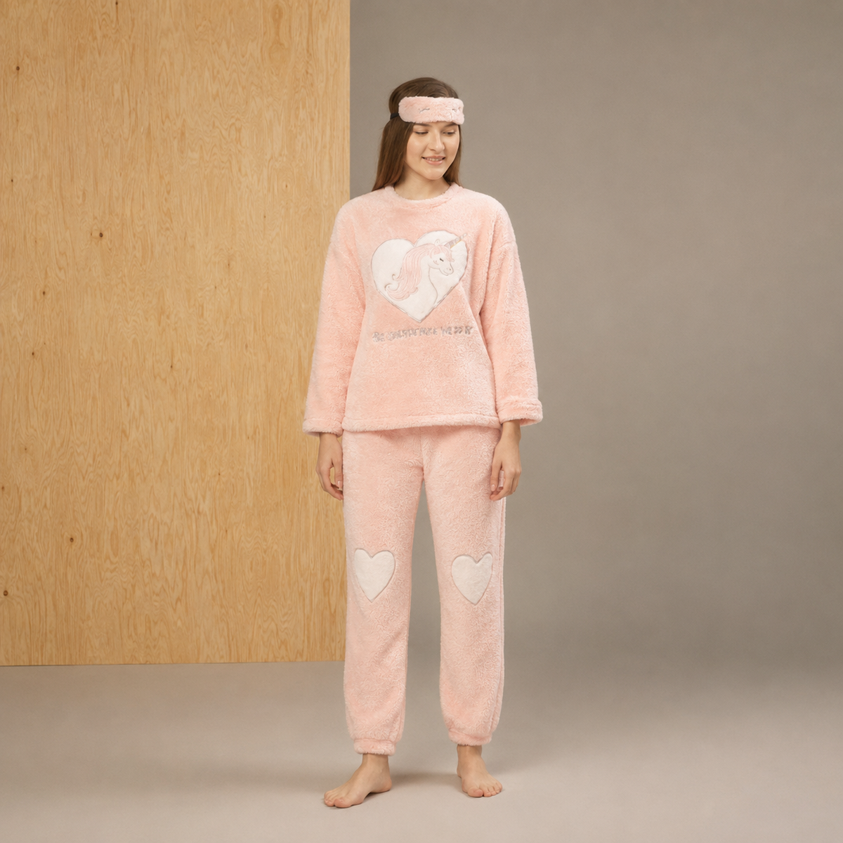 Women Peach Applique Cotton Blend Round Neck Nightsuit