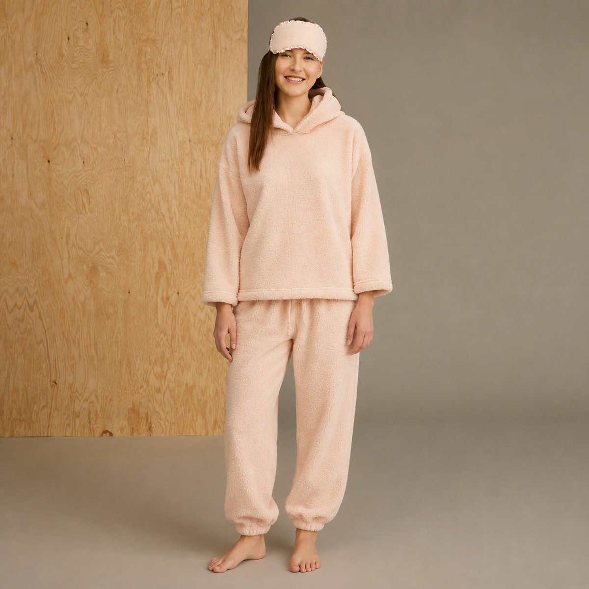 Women Peach Applique Polyester Hood Nightsuit